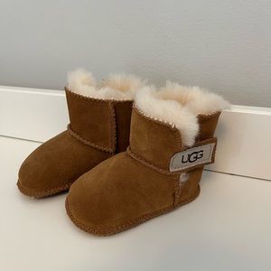 Ugg Erin bootie, chestnut, size small, unisex. Perfect condition, never worn.